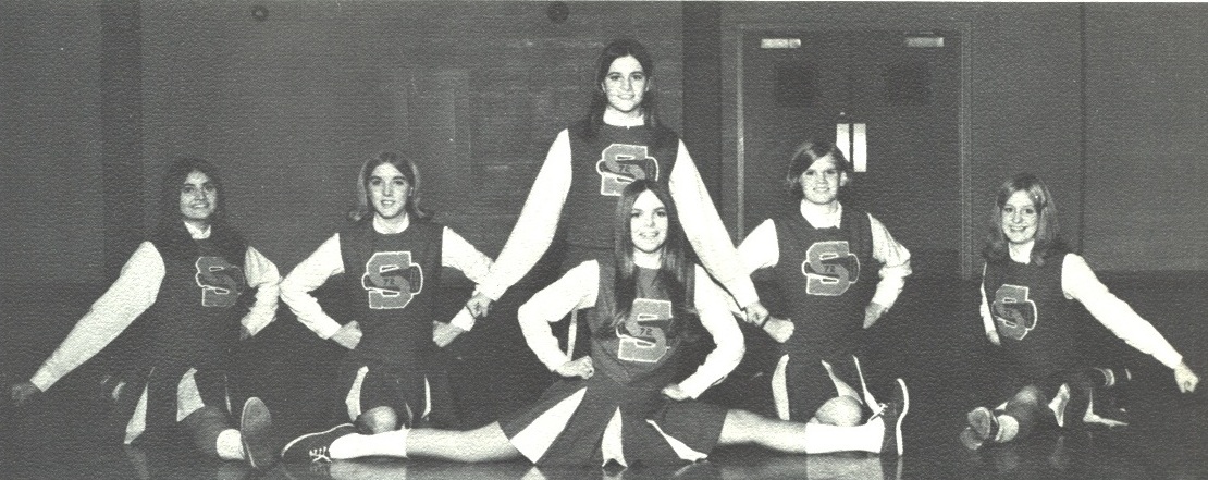 JUNIOR VARSITY CHEERLEADERS